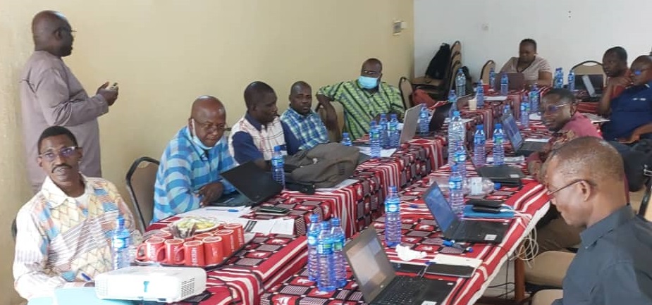 Financial_Viability_Officer_of_WHO_IST_during_his_presentation_Photo_Hilaire_Dadjo_WHO.jpg