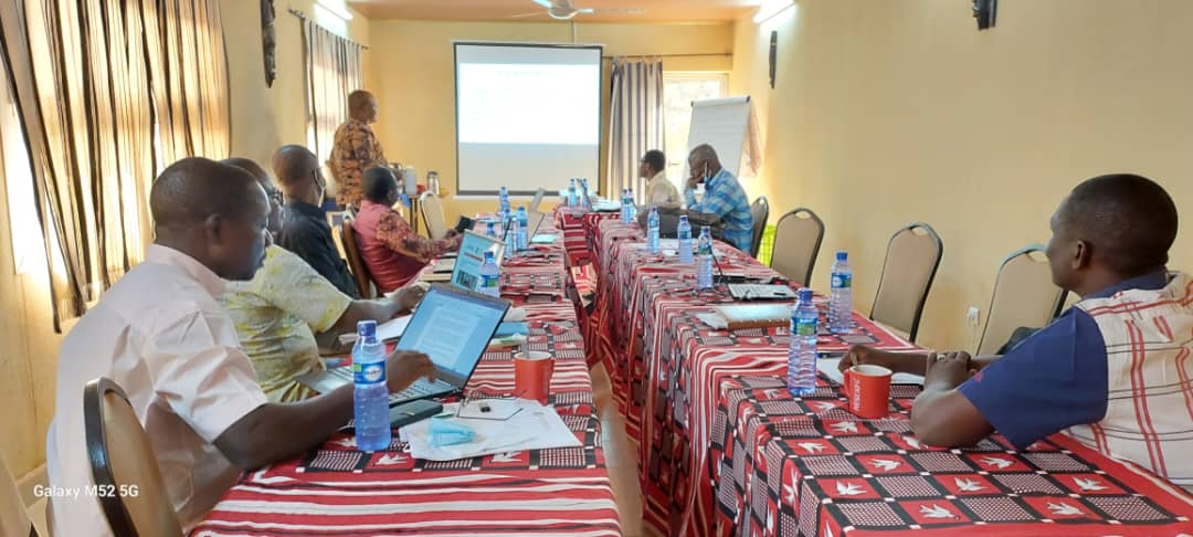 National EPI Staff being trained Photo Hilaire Dadjo WHO 